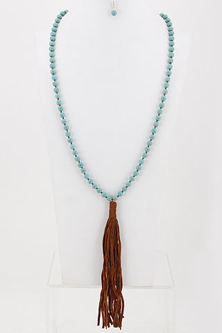 LONG BEADED NECKLACE WITH TASSEL FRINGE DETAIL